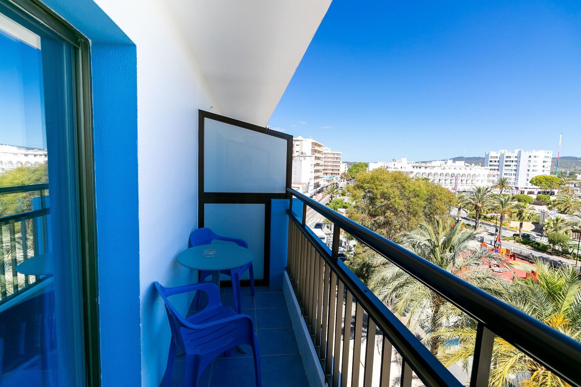 The Blue Apartments - Adults Only San Antonio  Exteriör bild